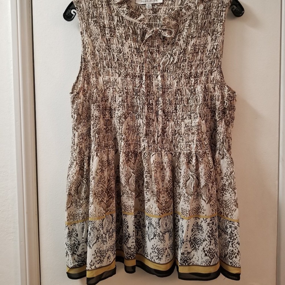 Rushed fit and flair sleeveless animal print tie front top - Picture 2 of 7
